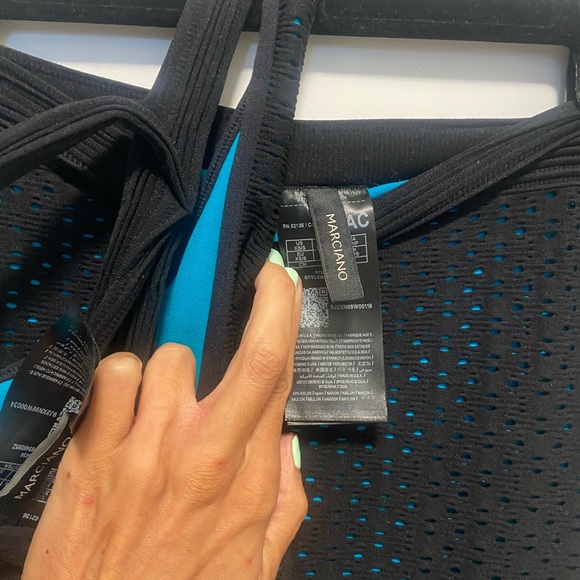 2 piece Guess skirt and halter. Size xs. - Picture 6 of 6